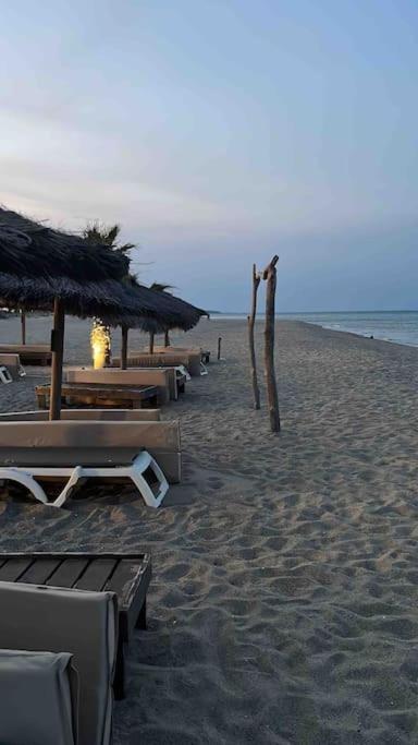 T3 - Parking - Plage / 6 Personnes Le Barcarès Buitenkant foto